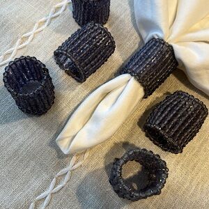 Light purple beaded napkin rings. Silver wire. Set of 6.